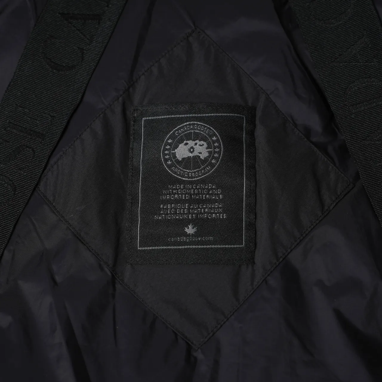 P820 ​​CANADA GOOSE丨Canada Goose Ouyang Nana second generation hooded down jacket Color: Black Size: XS-XXL